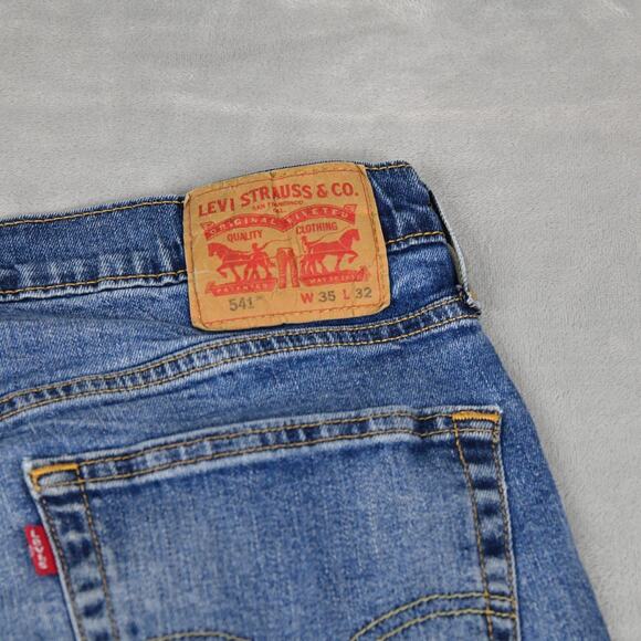 Levis Jeans 541 Mens 35x32 (33x30 Meas) Blue Denim - Picture 2 of 9